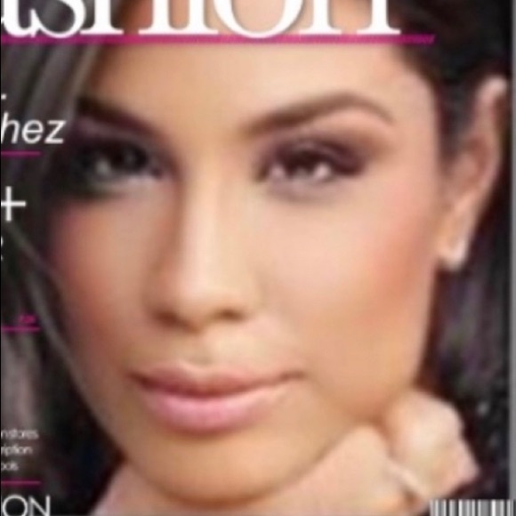 Meet your Posher, Iris - Picture 1 of 1